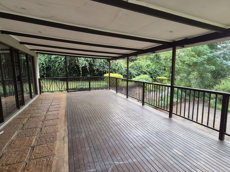 Modern Family Home with Views and Income-Generating Flatlet, Athlone, Pietermaritzburg - Photo 10
