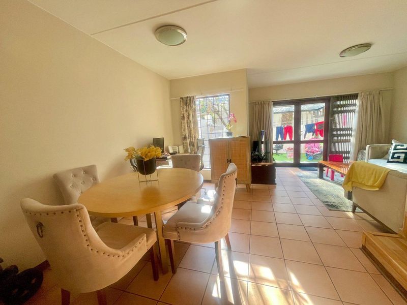 Townhouse (Duplex) — 2 Bedrooms, 2 Bathrooms - Photo 8