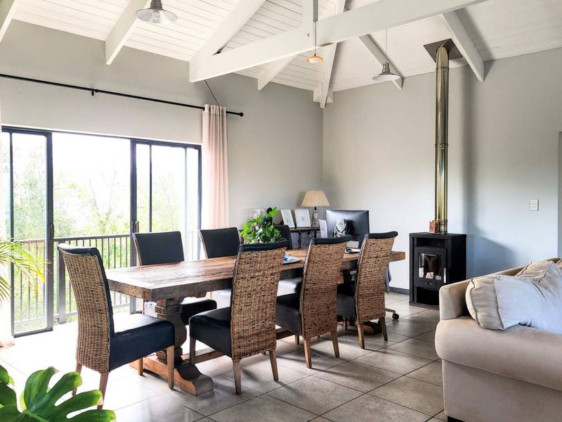 Where Modern Comfort Meets Coastal Beauty - Photo 2