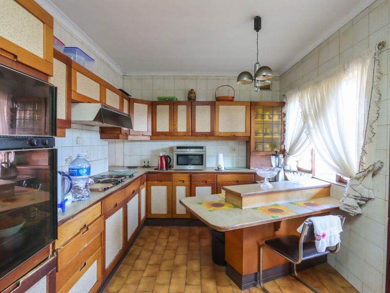 Home With Endless Potential. - Photo 10