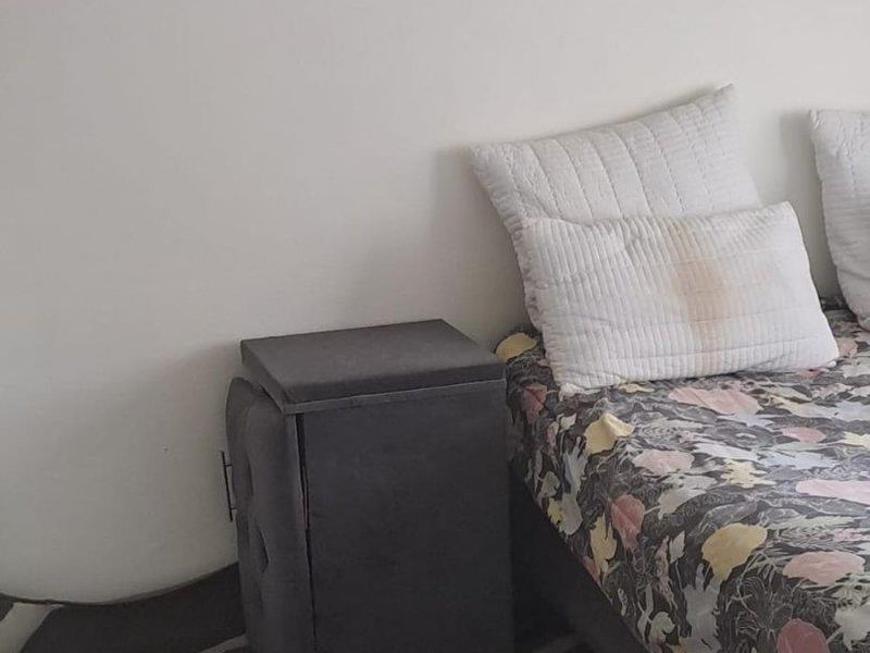 1 Bedroom apartment in well managed complex - Photo 8