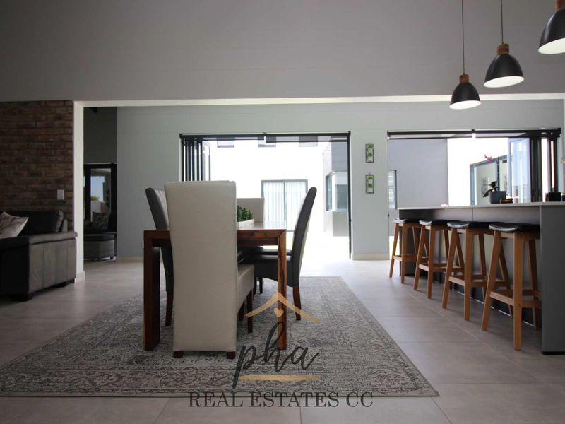 4 Bedroom Family home for sale - Swakopmund (Kramersdorf) - Photo 2