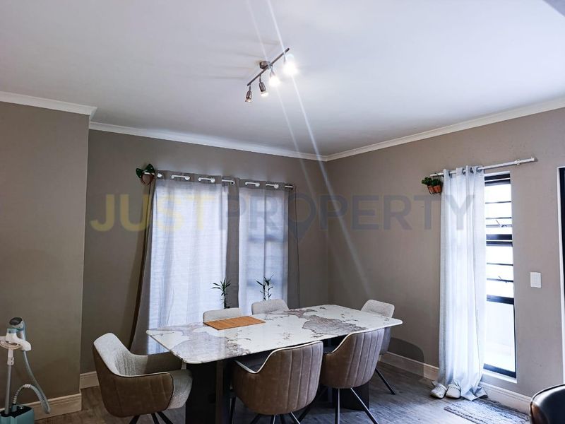 Townhouse for Sale - Photo 5