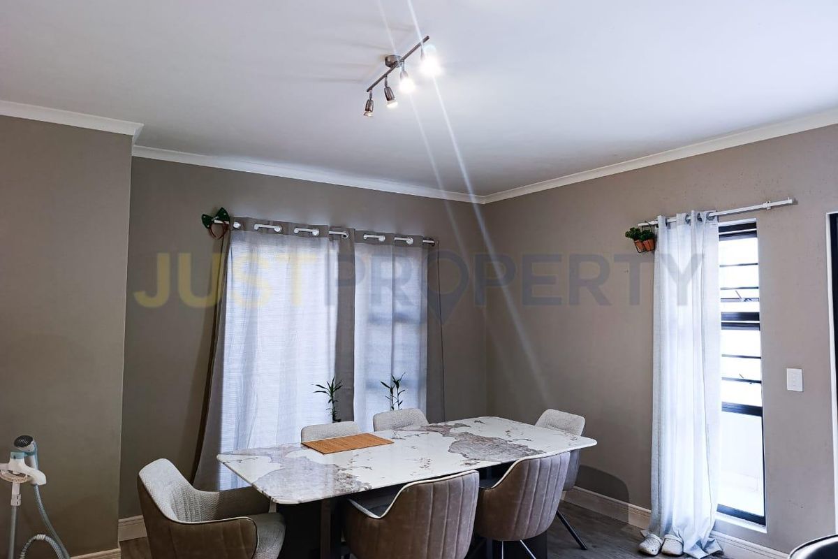 Townhouse for Sale - Photo 5