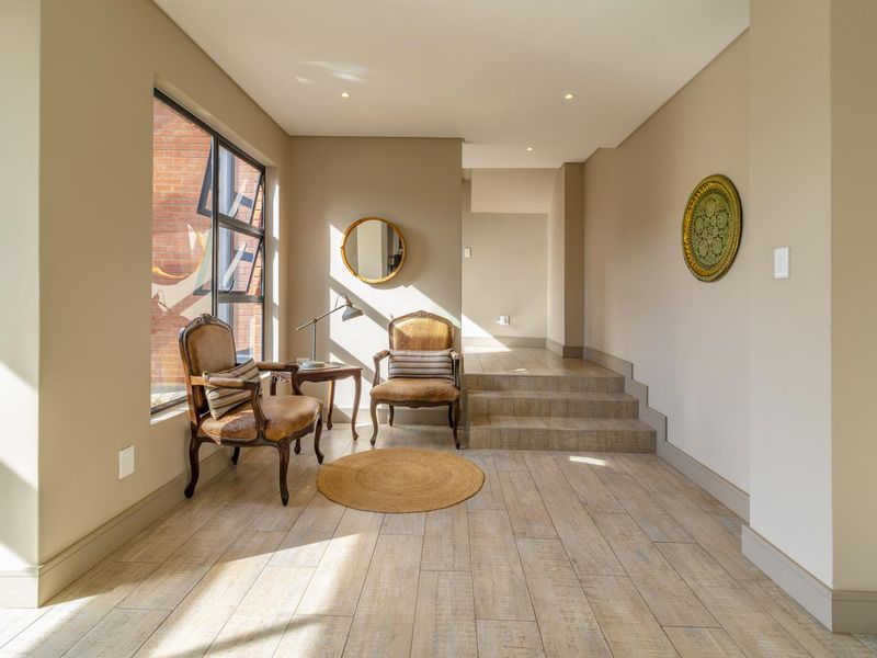 Modern Five Bedroom Home For Rental In Waterfall Country Estate. - Photo 4