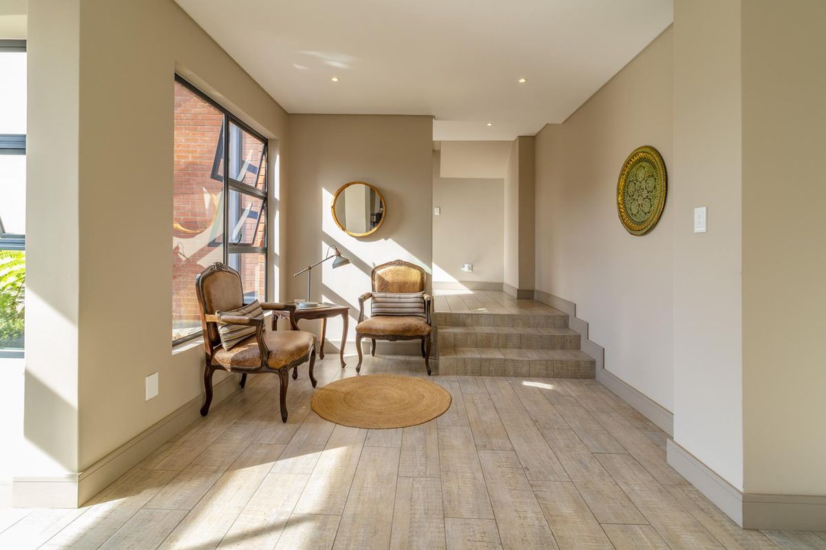 Modern Five Bedroom Home For Rental In Waterfall Country Estate. - Photo 4