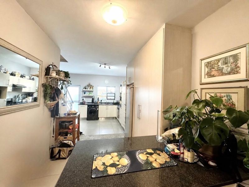 3 Bedroom Townhouse For Sale in Elisenheim - Photo 3