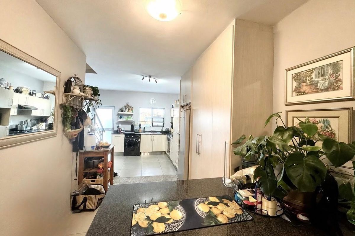 3 Bedroom Townhouse For Sale in Elisenheim - Photo 3