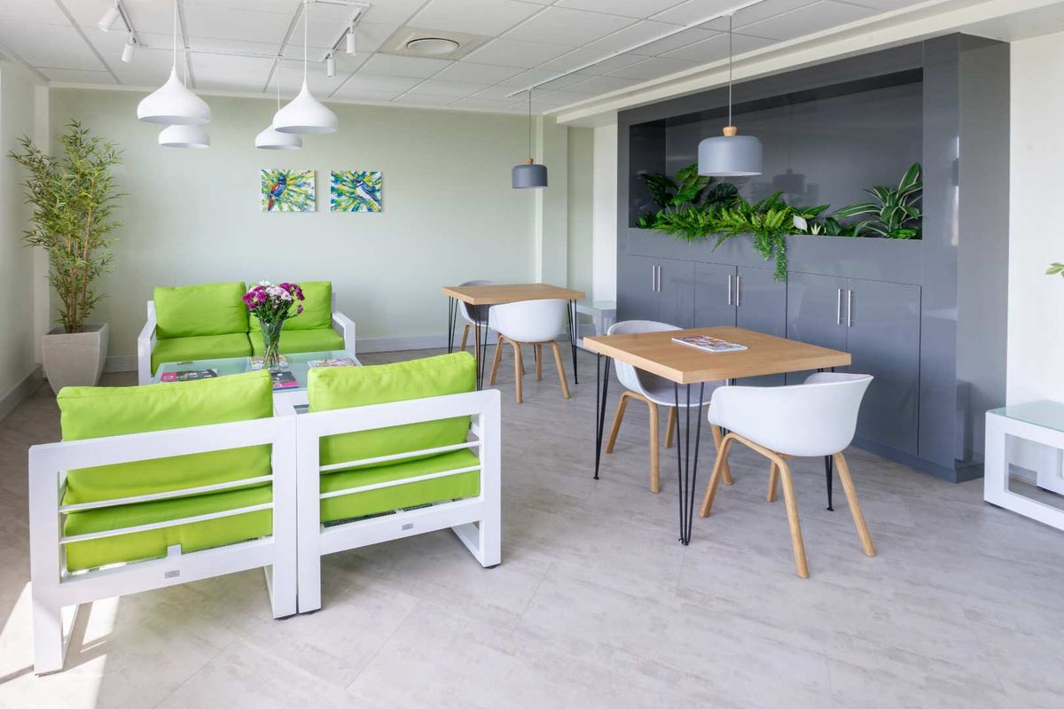 Fully serviced private office space for you and your team in Regus Ingenuity Park. - Photo 3