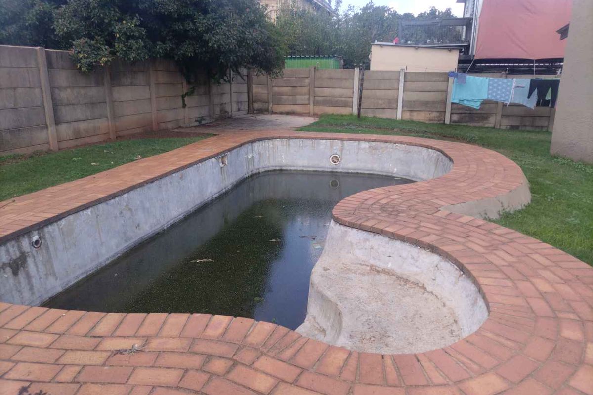 4bedroom house up for grabs - Photo 3