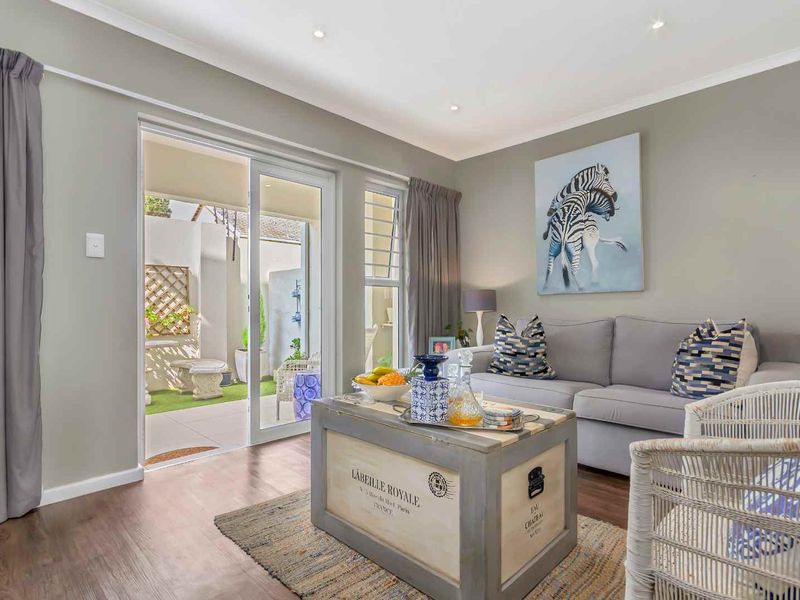 STYLISH AND CLASSY DUPLEX UNIT, IN A QUIET POSITION OFFERING PLENTY OF SPACE. - Photo 8