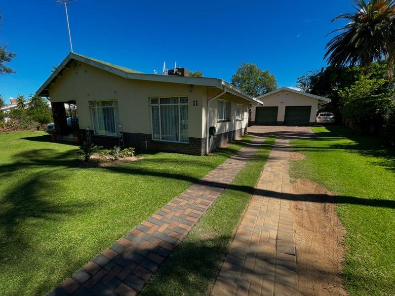 3 bedrooms House in DUNDEE. - Photo 2