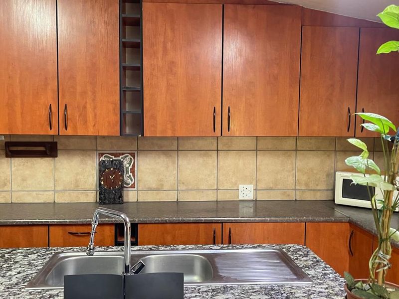 Family House For Sale - Photo 9