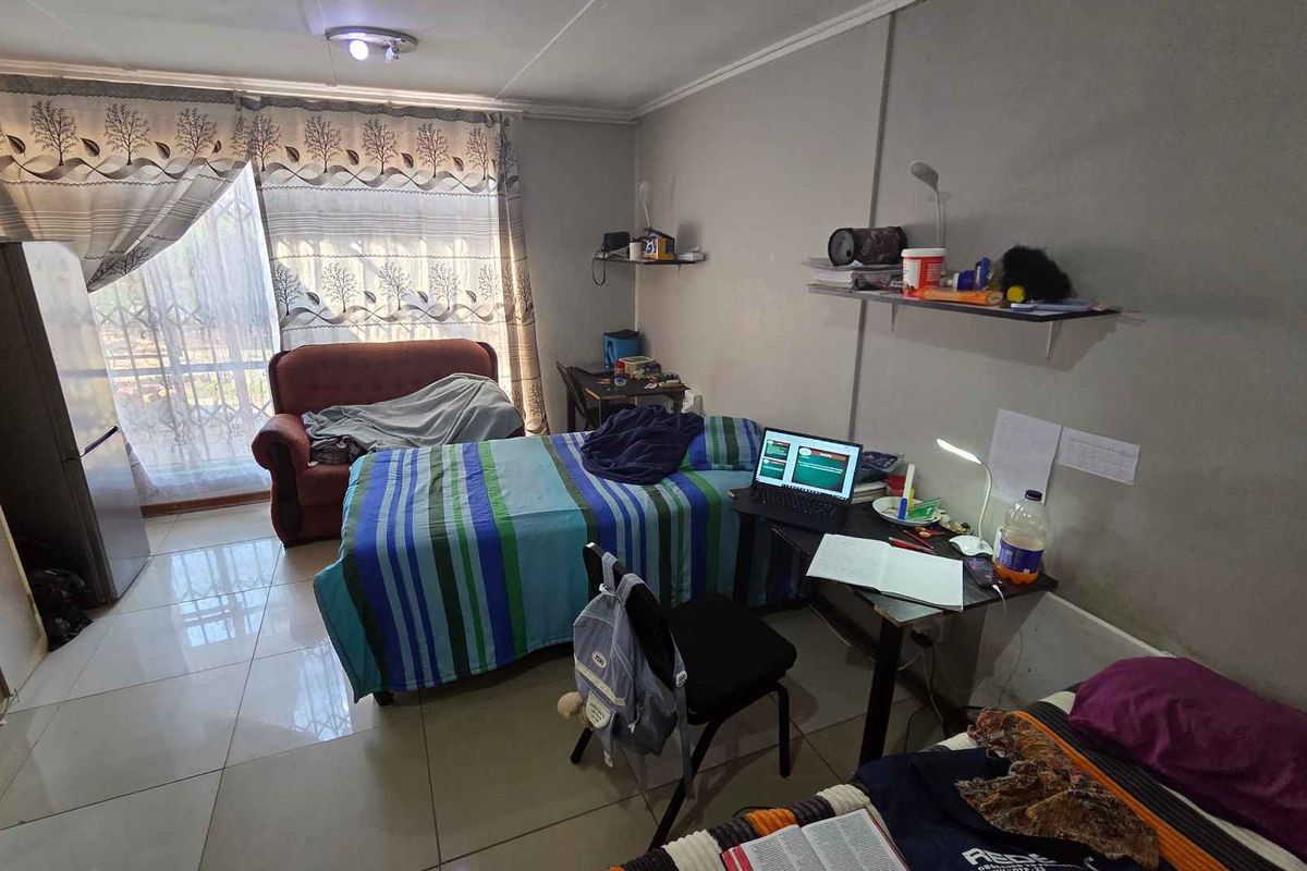 Prime Investment Opportunity – High Rental Income Student Property - Photo 5