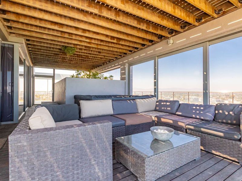 A rare opportunity to own one of Blouberg’s most exclusive penthouses. - Photo 4