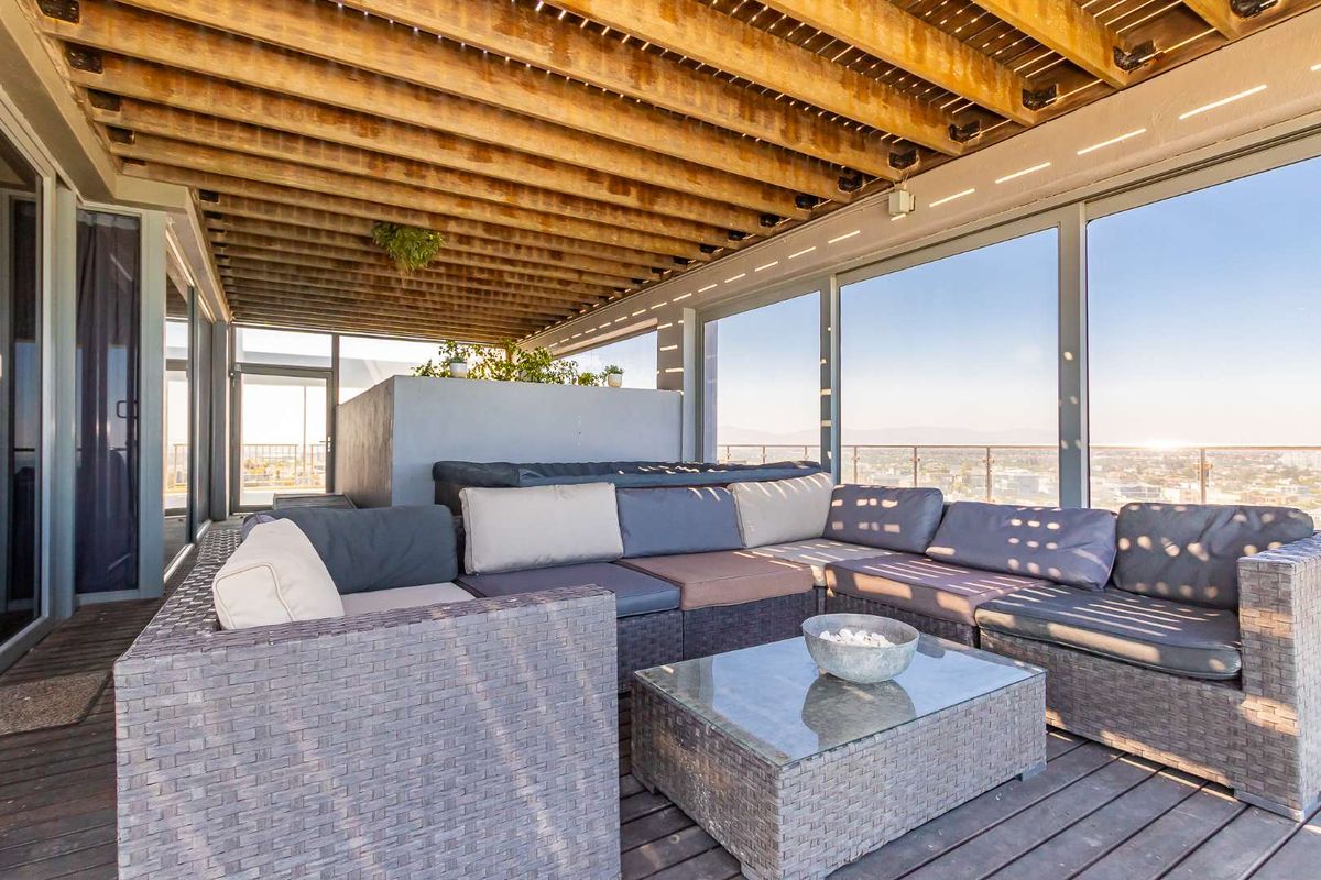 A rare opportunity to own one of Blouberg’s most exclusive penthouses. - Photo 4