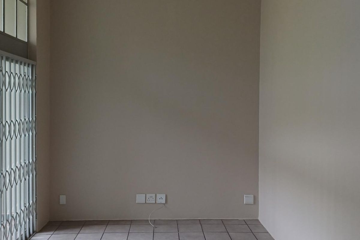 1 BED UNFURNISHED HOUGHTON ESTATE - Photo 3