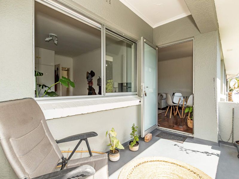 Immaculate Apartment in Rondebosch Village - R1.995m - Photo 8
