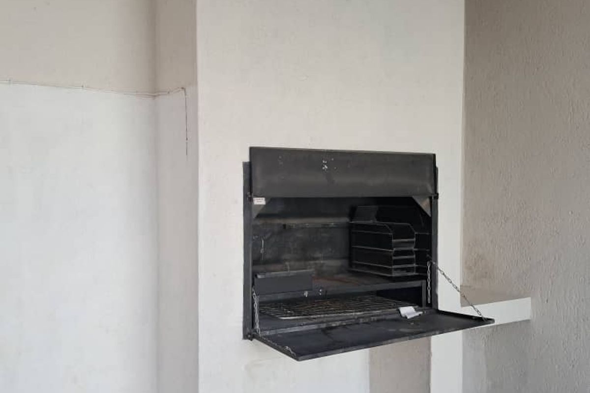 2-Bedroom Apartment for Sale in Okahandja – Perfect Starter Home or Investment! - Photo 4