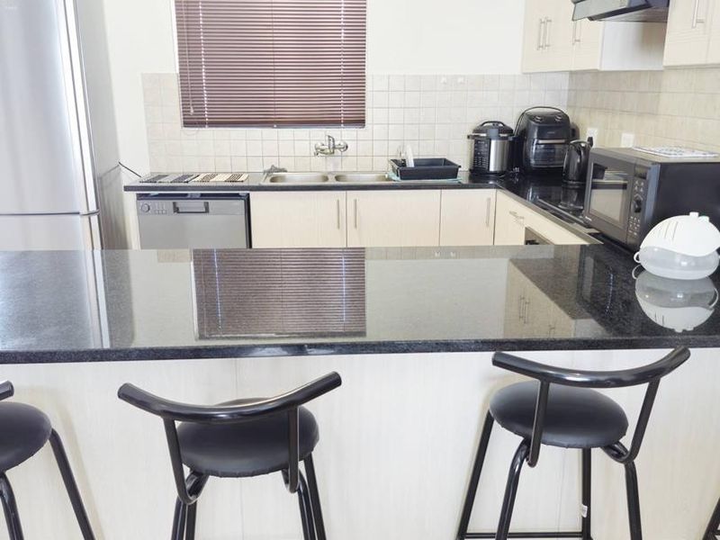 Swakopmund- To Let-N$18 000 - Photo 2
