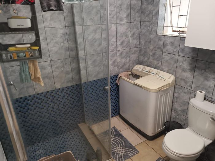 Property #2424212, House For Sale in Dorado Park