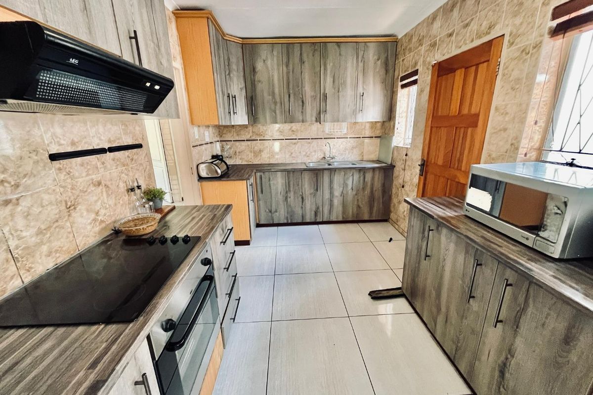 Three bedroom house with Solar energy in van Dyk Park - Photo 2