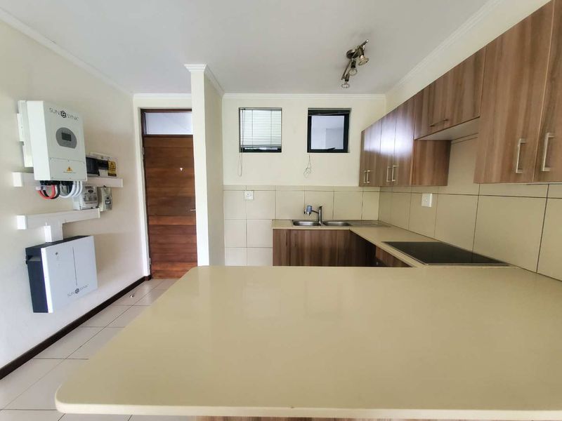 Stunning 2-Bedroom First-Floor unit with Golf course views - Photo 2