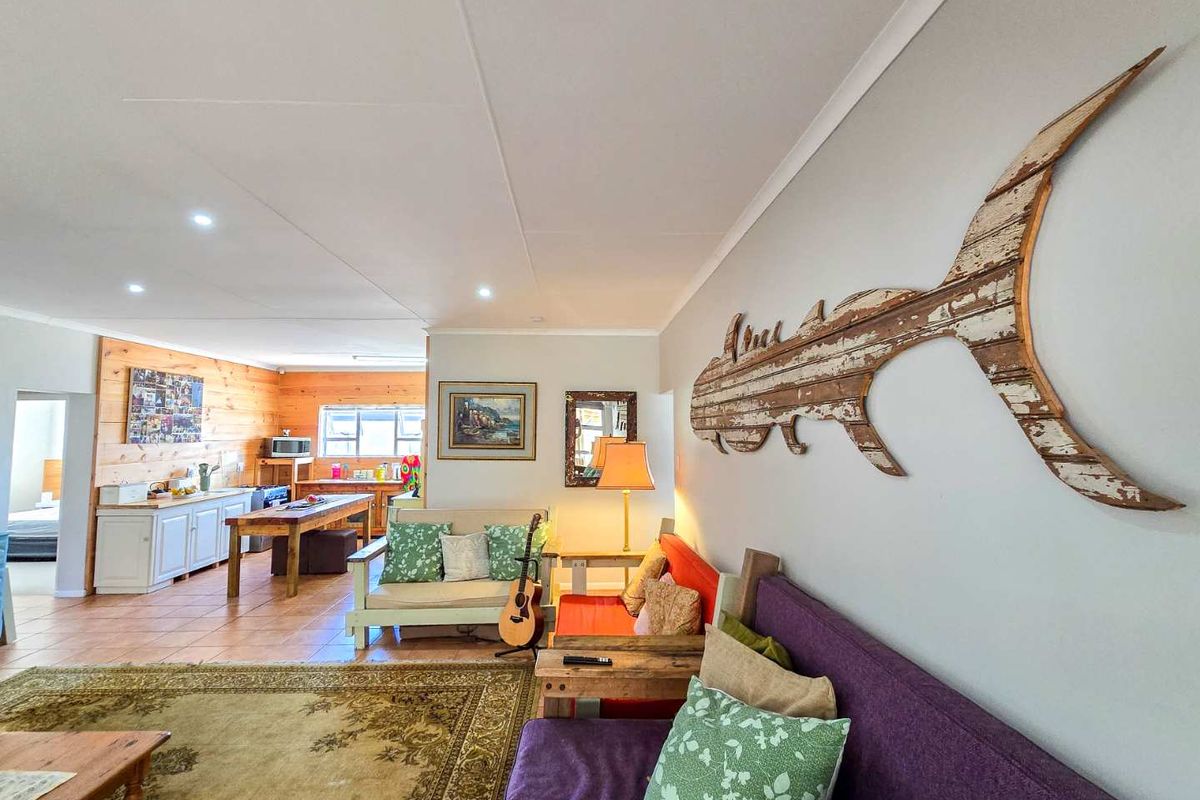 Four bedroom family home for sale in Harbour area. - Photo 2