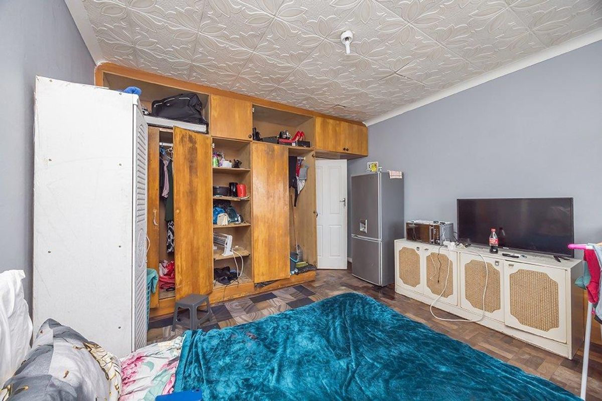 Spacious 3 Bedroom Apartment with Garage in Parow - Photo 5