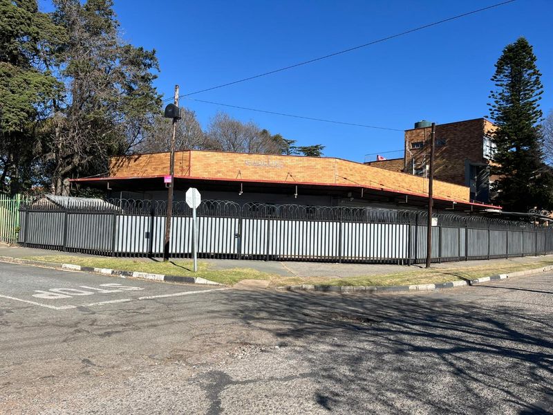 NORTH FACING COMMERCIAL PROPERTY - Photo 2