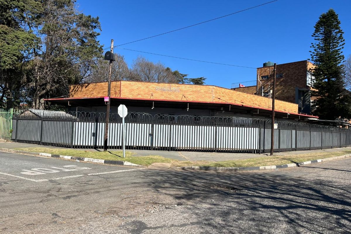 NORTH FACING COMMERCIAL PROPERTY - Photo 2