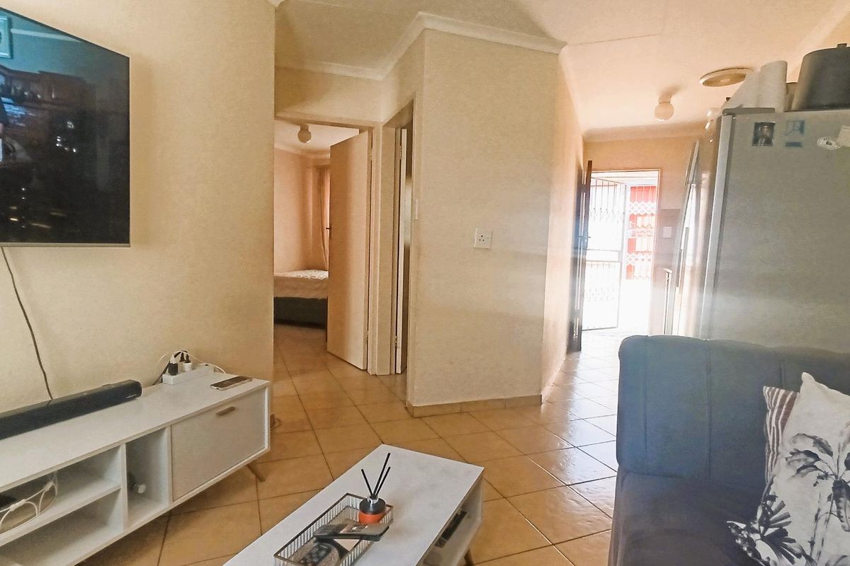 2 Bedroom Apartment -  Ready to Move in. - Photo 3