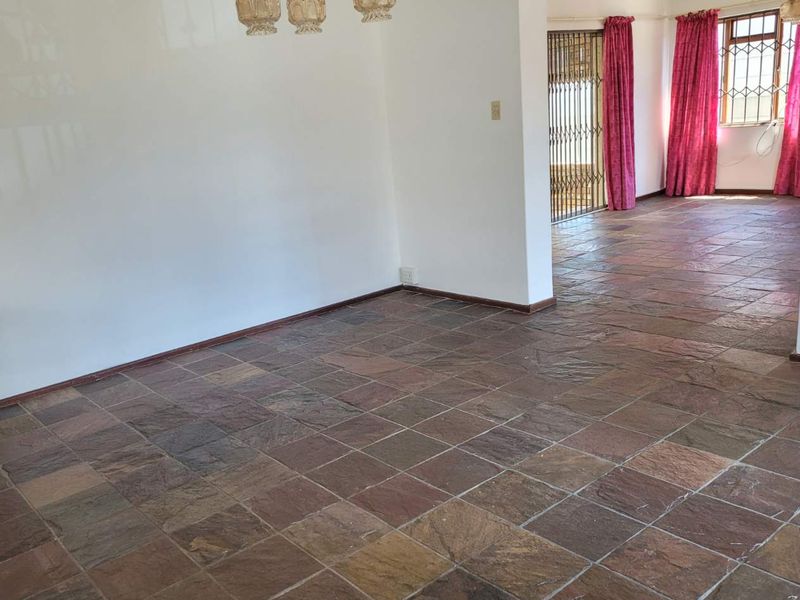 SPACIOUS HOME WITH FLATLET - Photo 5