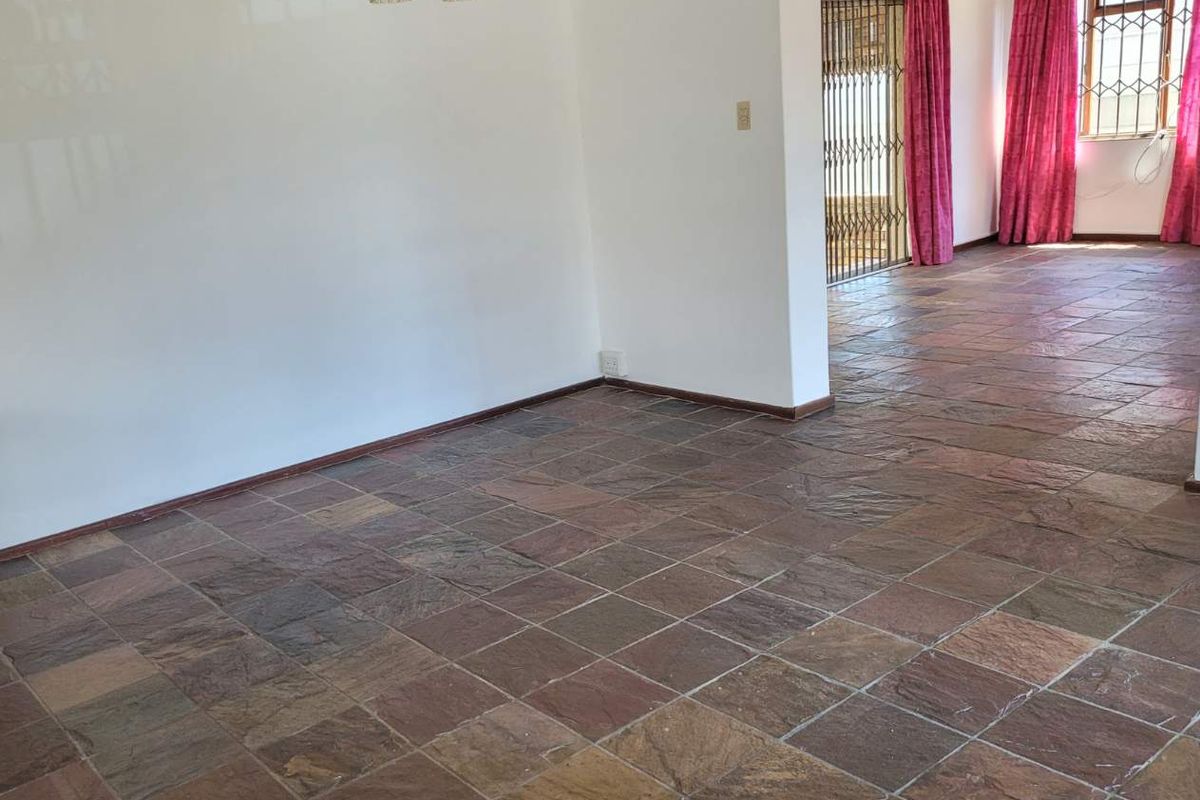 SPACIOUS HOME WITH FLATLET - Photo 5