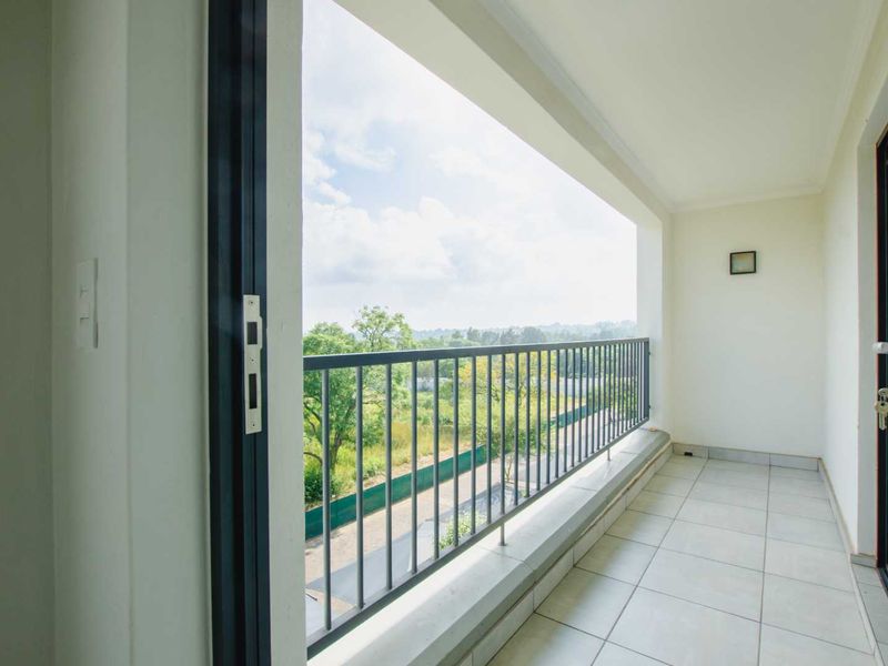 Modern Elegance & Effortless Living - Photo 6