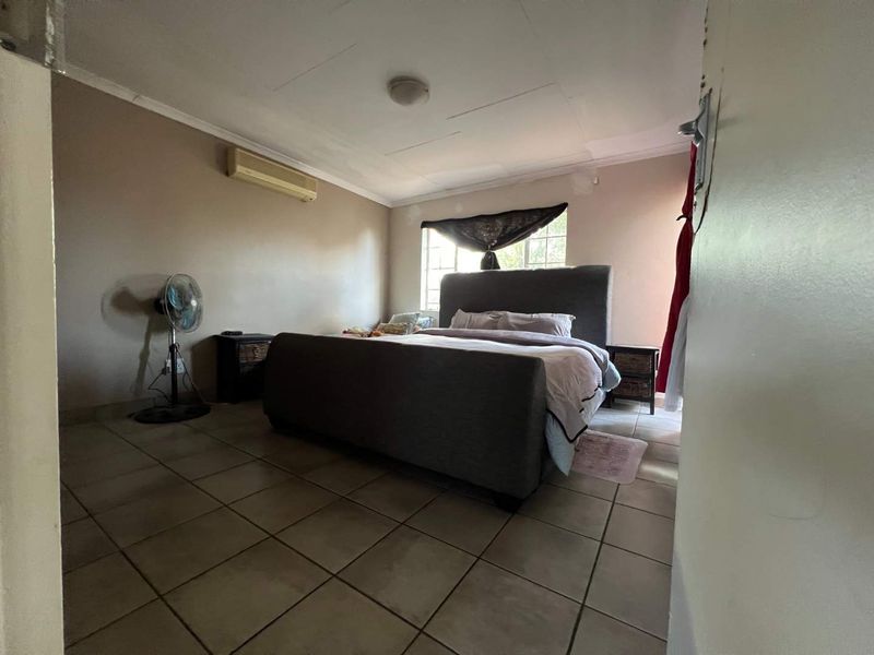 SPACIOUS PROPERTY WITH LARGE GARDEN - THE OPPORTUNITY TO CREATE YOUR OWN DREAM! - Photo 8