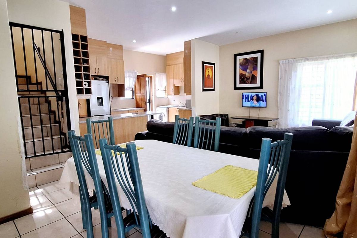 Secure 3 Bedroom Duplex in Leopard Rock Estate - Photo 4