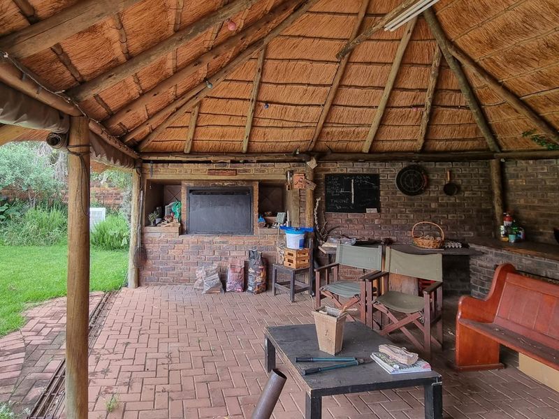 Where family living meets effortless entertaining - In the heart of Kanonkop - Photo 4
