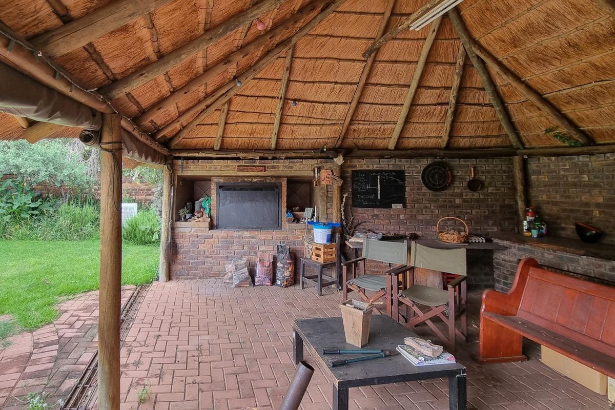 Where family living meets effortless entertaining - In the heart of Kanonkop - Photo 4