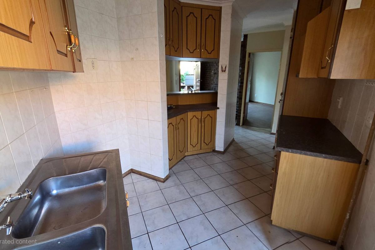 “Invest, Relax, or Right-Size – This One Ticks All the Boxes!” - Photo 4