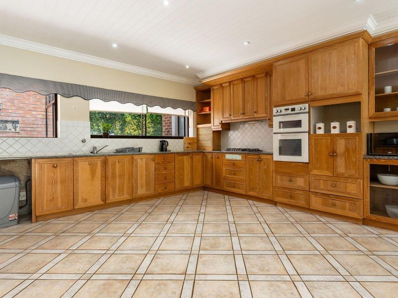 The Orchard House - Country Living at Its Finest in the Constantia Valley - Photo 9