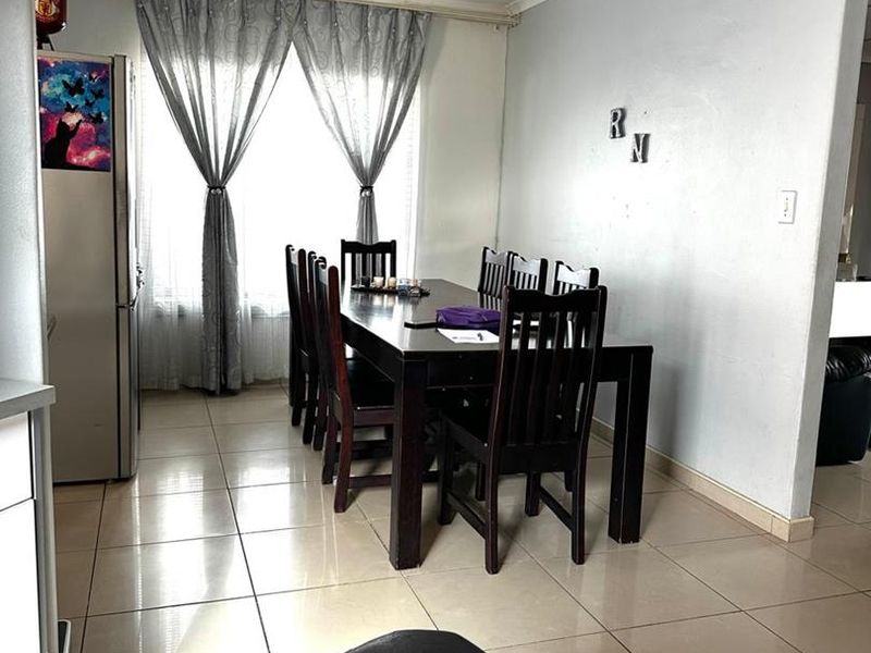 Spacious Family Home in Desirable Brackenham, Richards Bay - Photo 1