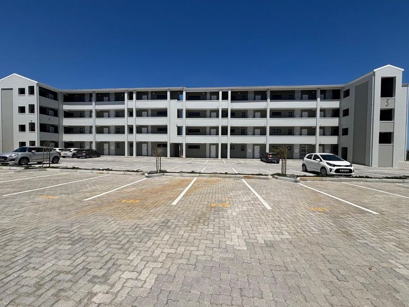 Elegant 2-Bedroom Apartment for Sale in Rivergate - Photo 3