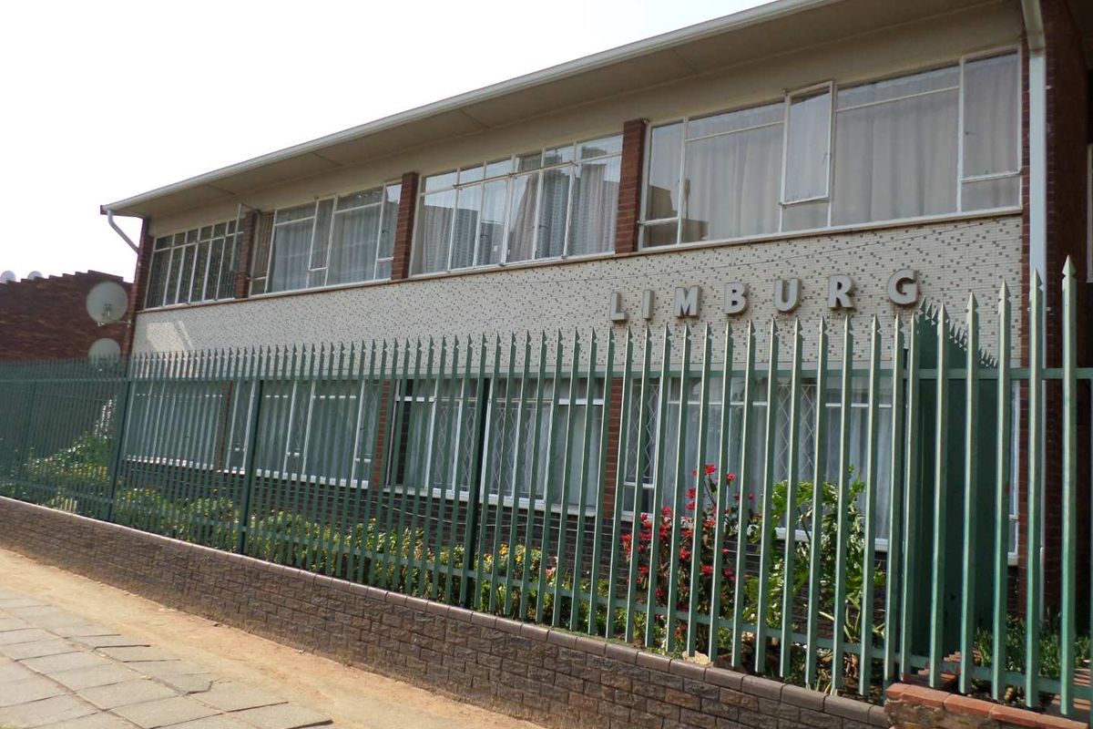Spacious ground floor apartment. - Photo 2