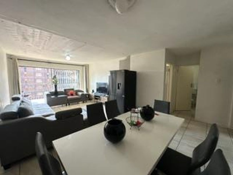 Spacious 2.5-Bed Apartment in Sunnyside – Ideal Location! - Photo 5