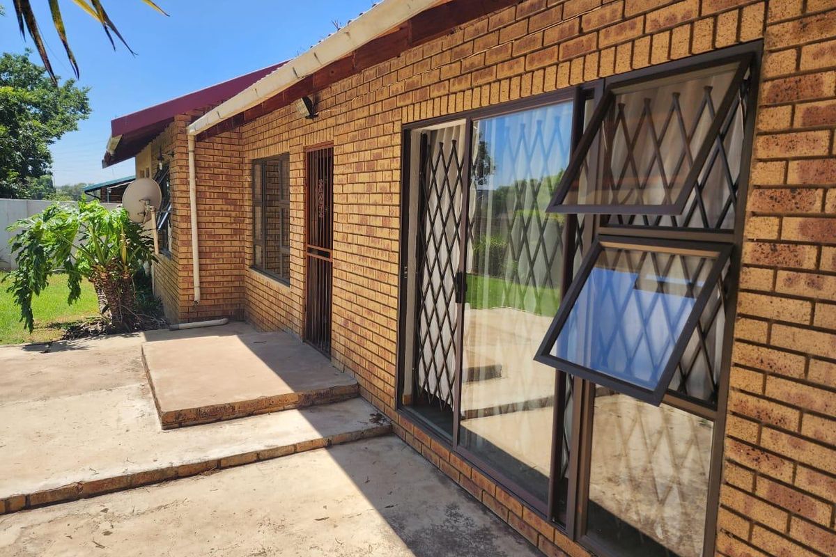 Luxury 3-Bedroom Secure Home for Rent in Brakpan – Pool, 3 Bathrooms, Study & Prime Location Near Carnival City Mall & N17 Highway - Photo 4