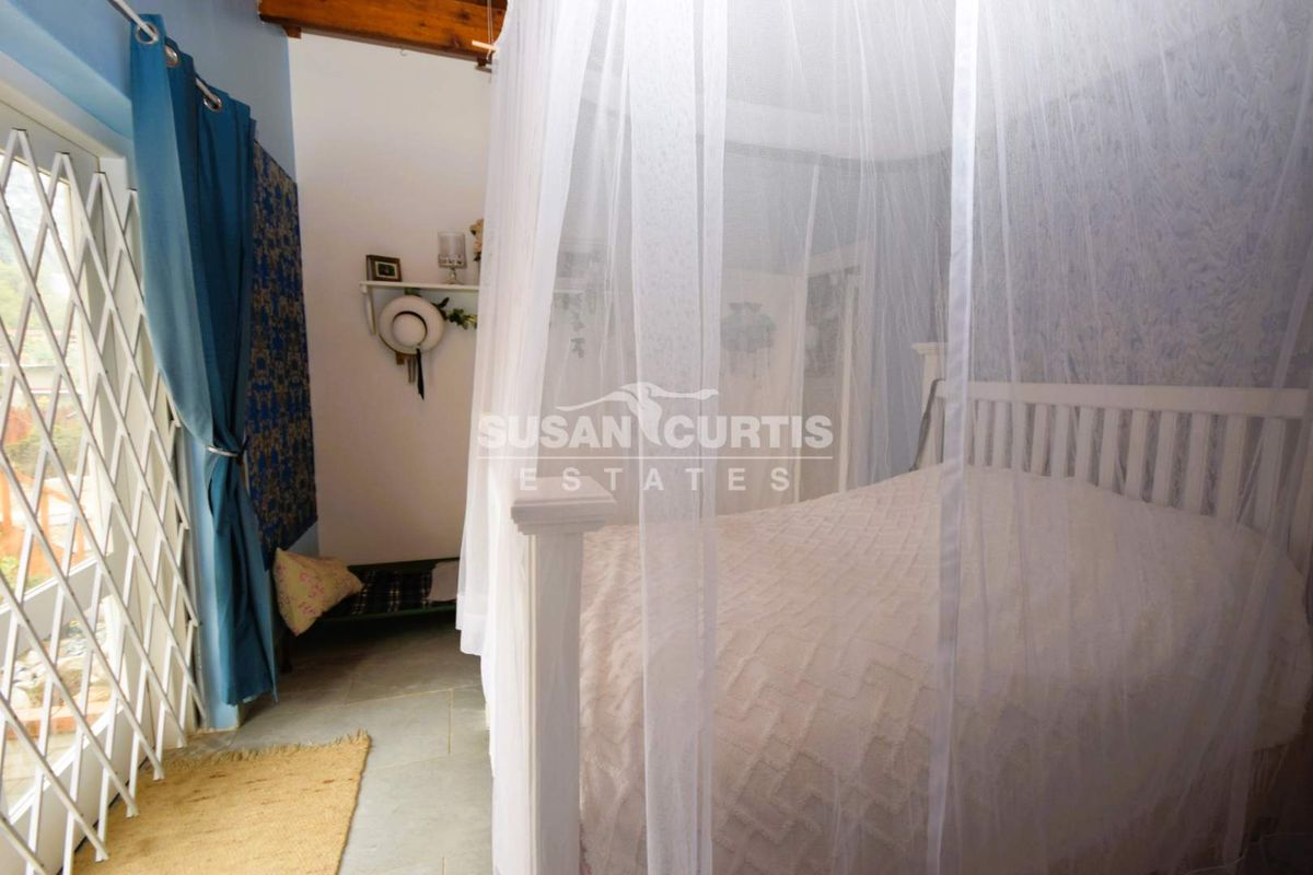 Fabulous family home in popular area - Photo 4