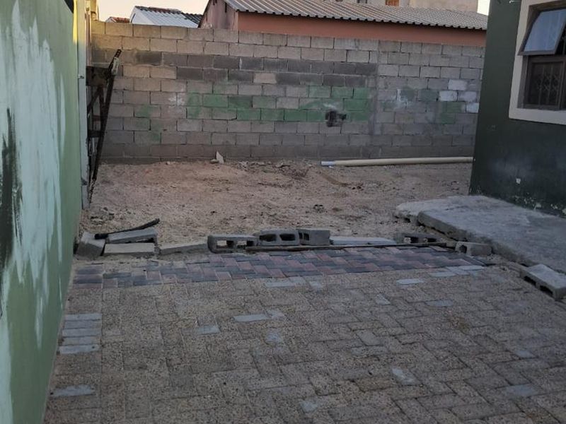 Charming 2-Bedroom House with Spacious Flat - R680,000 - Photo 10