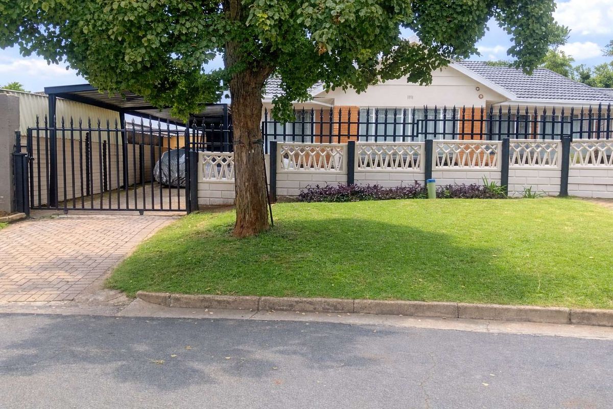 Family Home For Sale - Photo 4