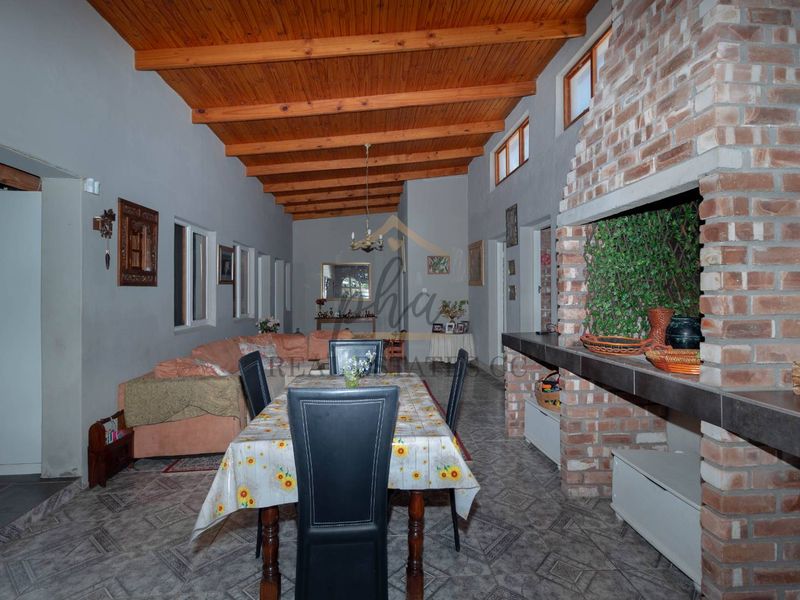 Well Priced Home - Photo 7